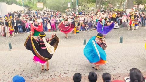 Tradici N Y Cultura En La Toma De La Plaza De Tumbaco De Quito Un