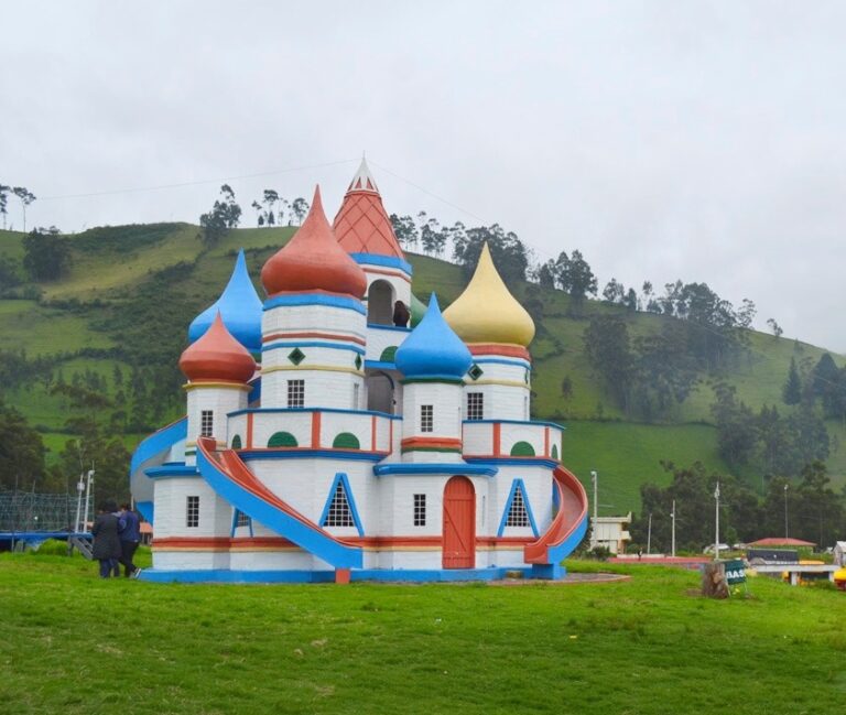 Al pie suroeste del Chimborazo está Guaranda, la cuna del Carnaval; ideal para turismo cultural y de naturaleza