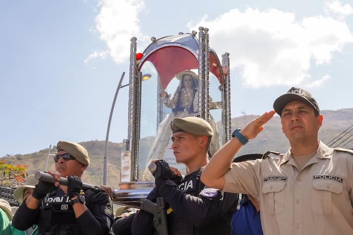 Procesión de la virgen de El Cisne