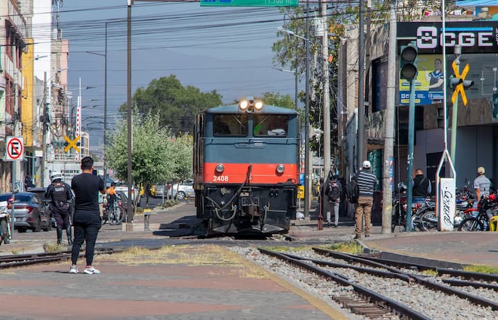 El tren volvió a rodar en Riobamba por dos días; en Ibarra opera 4 días seguidos y en Alausí, la espera continúa