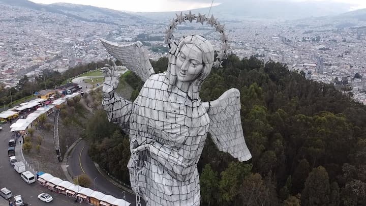 La virgen de El Panecillo