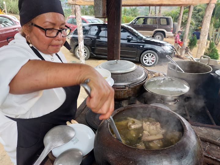 Finca Adelita y su rica comida en Jipijapa