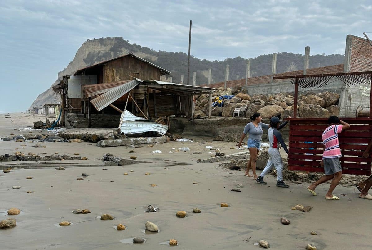 Efectos de los oleajes en Ecuador