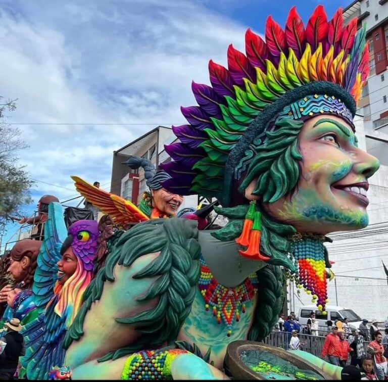 Agenda de Carnaval 2025 en Ecuador: gigantes de Colombia, en Cayambe; en otras ciudades hay desfiles y bailes