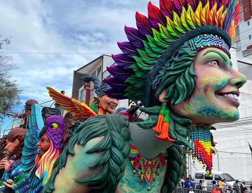 Agenda de Carnaval 2025 en Ecuador: gigantes de Colombia, en Cayambe; en otras ciudades hay desfiles y bailes