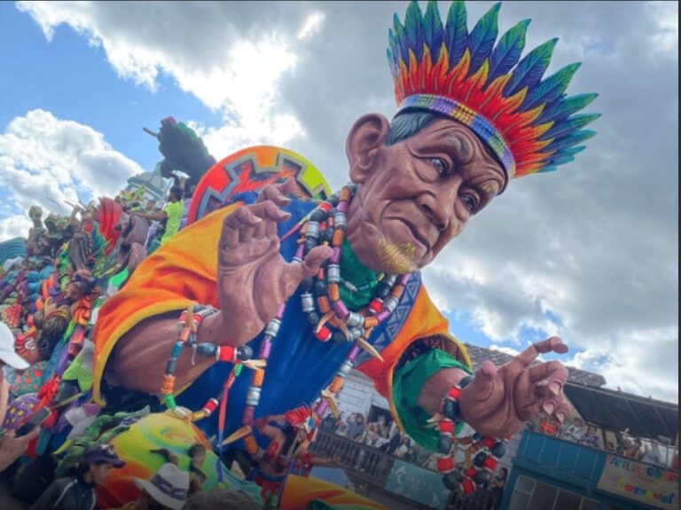 El Carnaval de Negros y Blancos, en Pasto, concentra a 200.000 turistas en la frontera colombo ecuatoriana